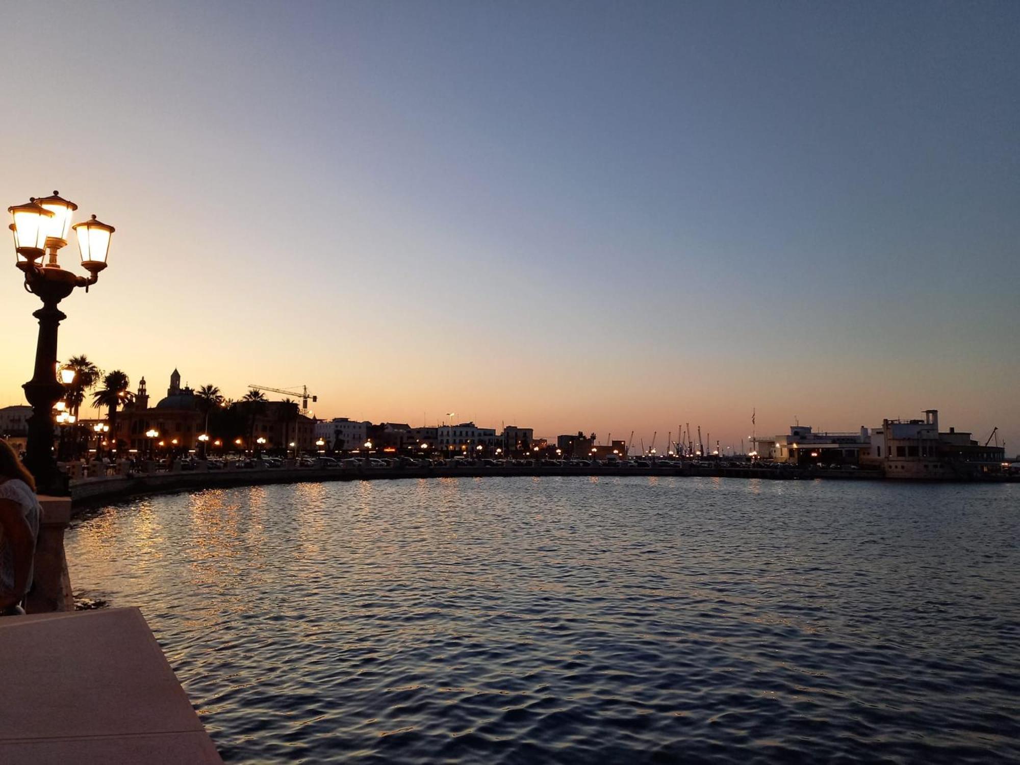 Sole Amare Guest House Бари Экстерьер фото